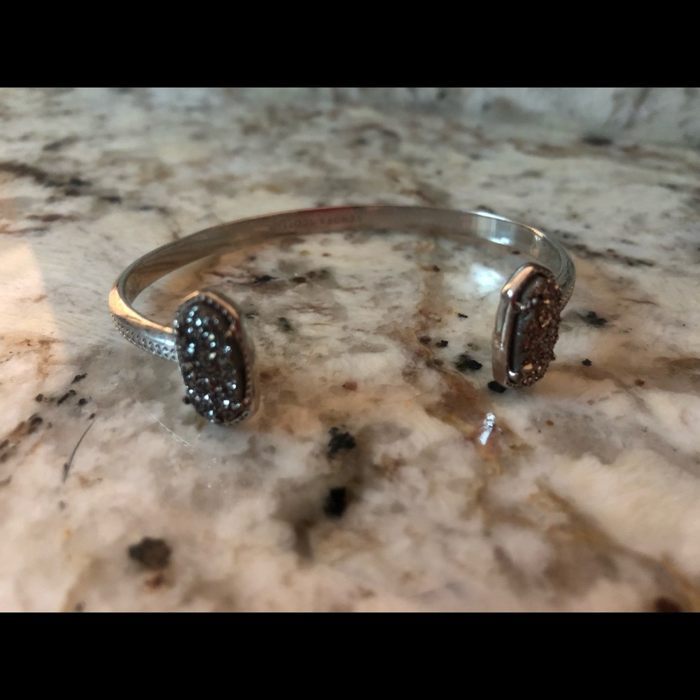 Kendra Scott cuff bracelet. Beautiful 😍❤️